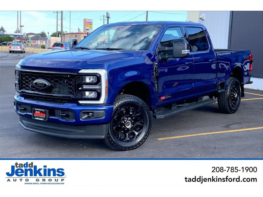 New 2026 Ford F350 Lariat w/ Black Appearance Package