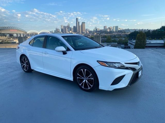 Used 2018 Toyota Camry SE w/ Moonroof Package