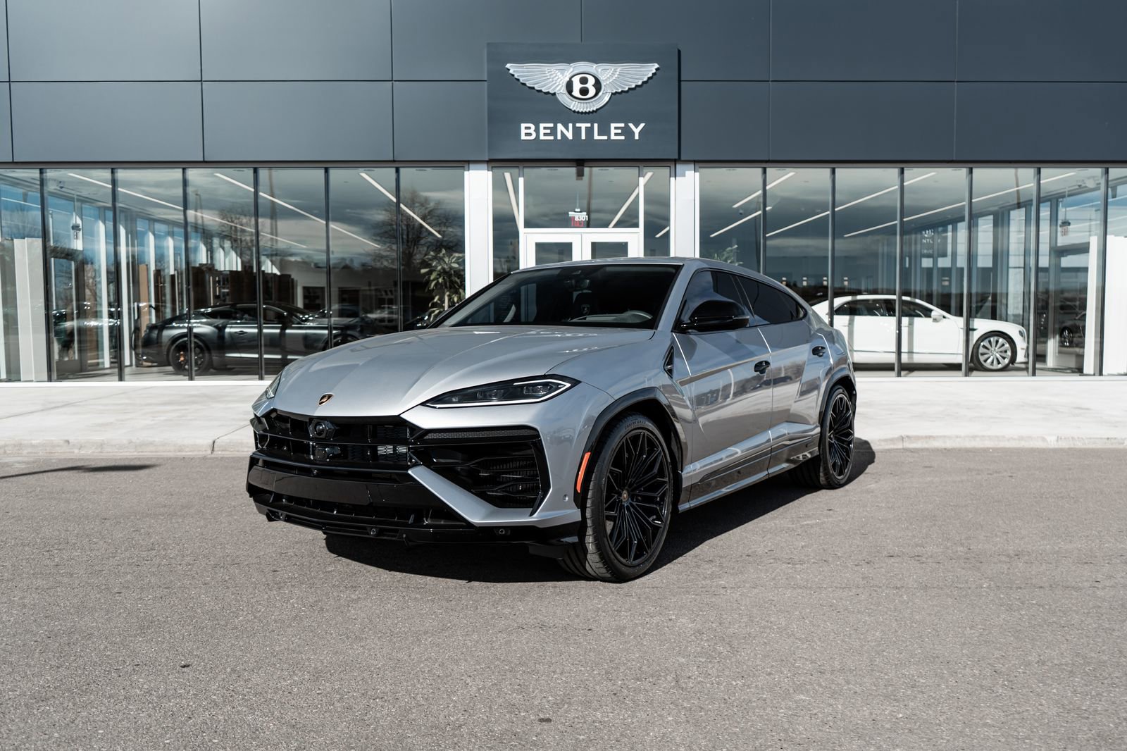 Used 2025 Lamborghini Urus SE
