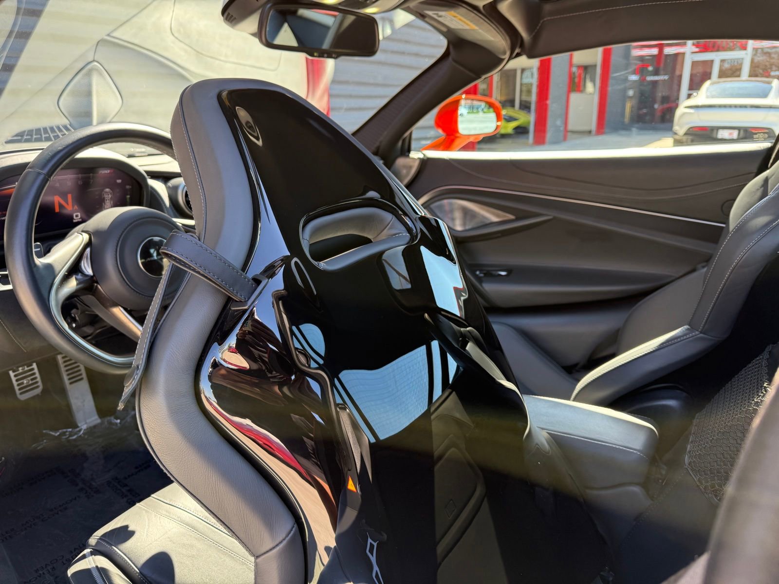 Used 2018 McLaren 720S Luxury photo 25
