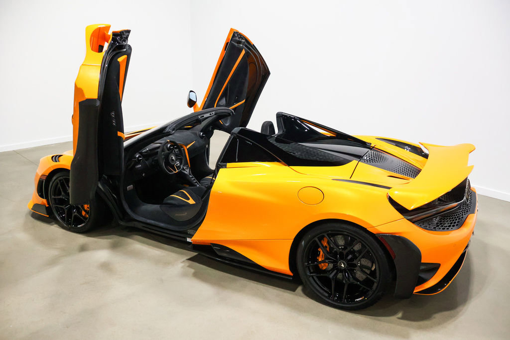 Used 2022 McLaren 765LT photo 17