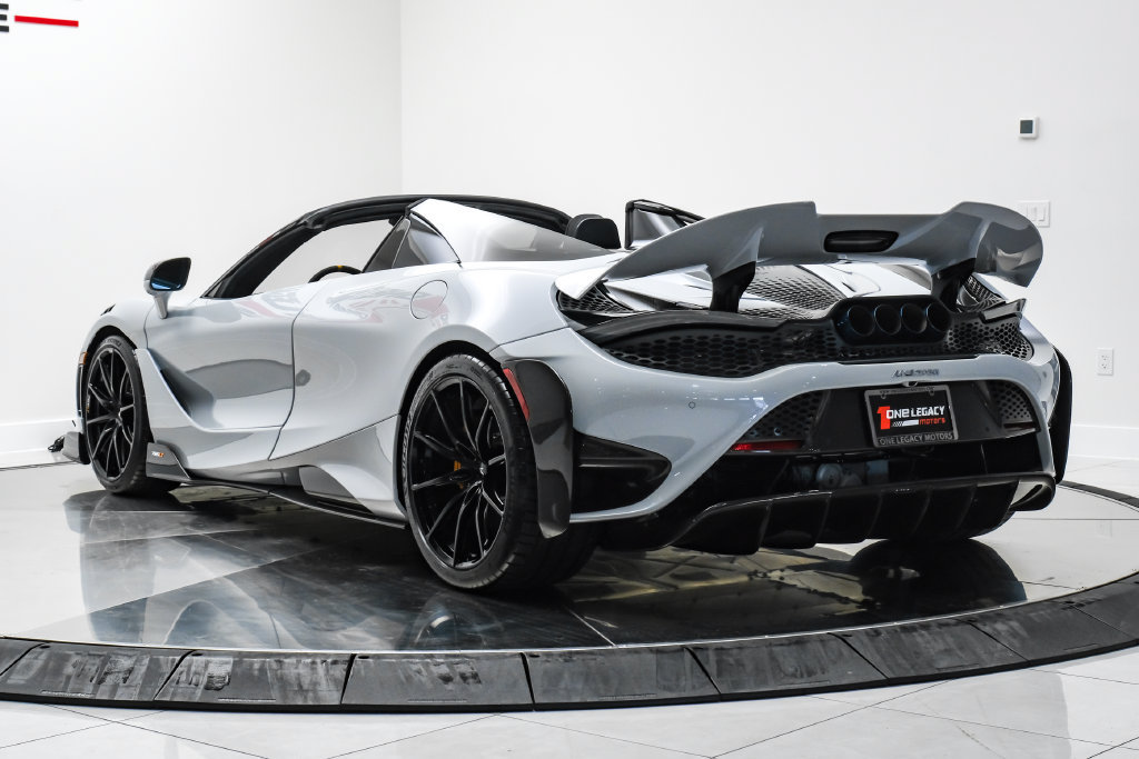 Used 2022 McLaren 765LT photo 11
