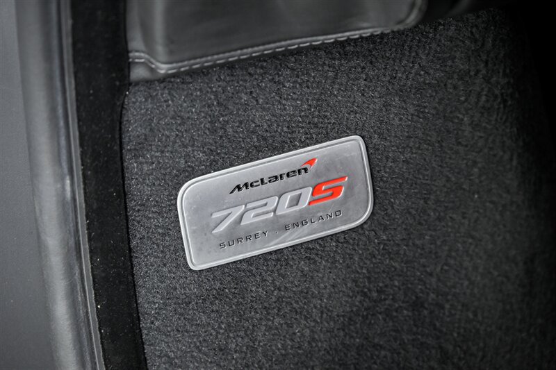 Used 2018 McLaren 720S photo 21