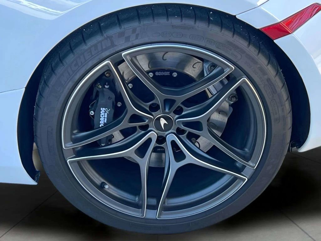 Used 2018 McLaren 720S photo 28