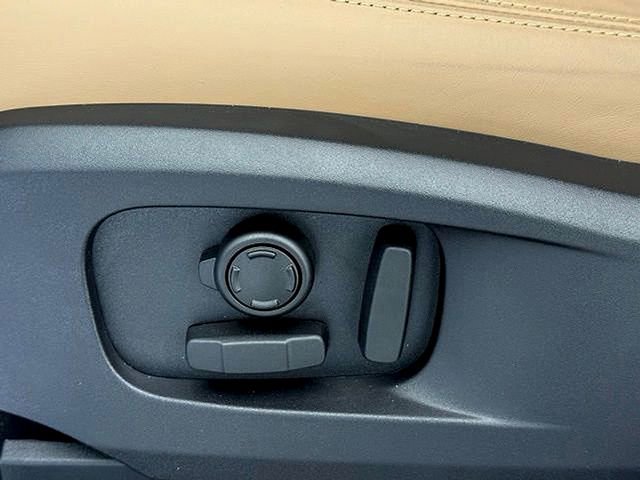 2025 Land Rover Defender 110 S