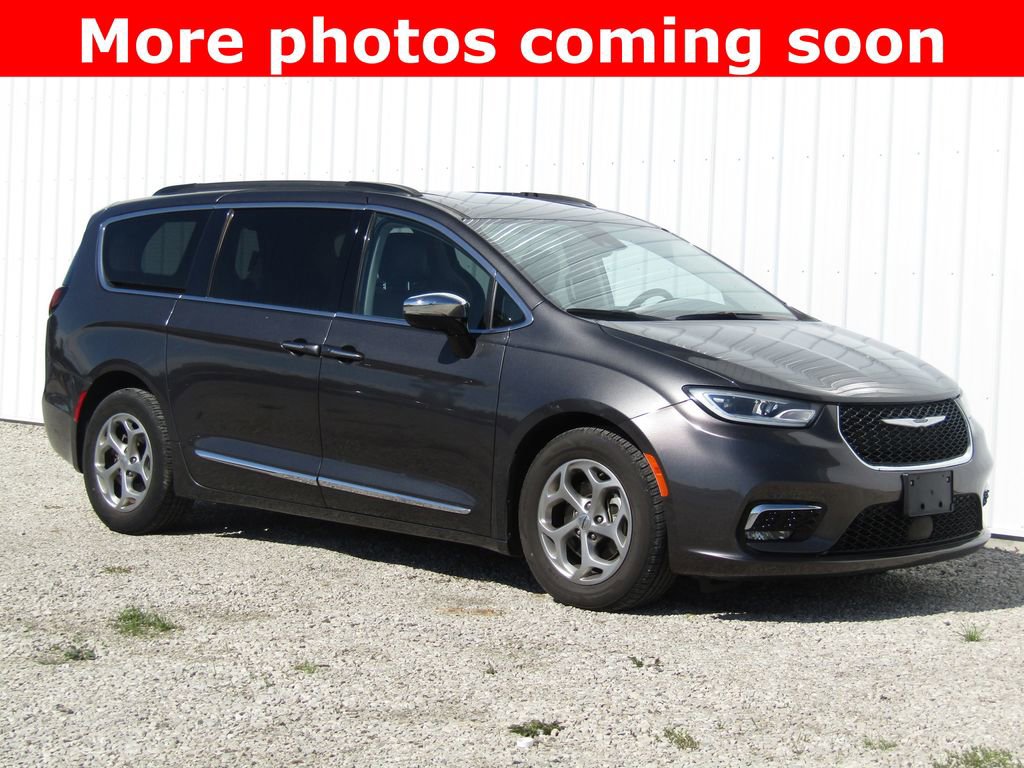 Used 2023 Chrysler Pacifica Limited