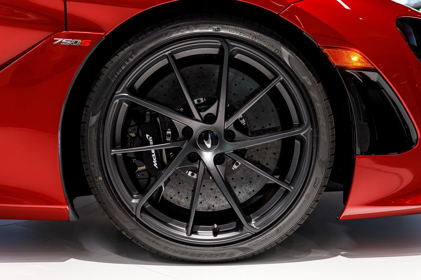 Used 2027 McLaren 750S Spider photo 36