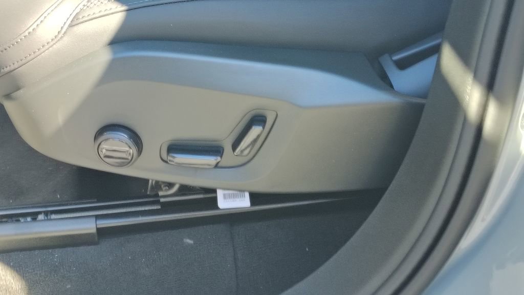 2026 Volvo Xc90 B6 Plus