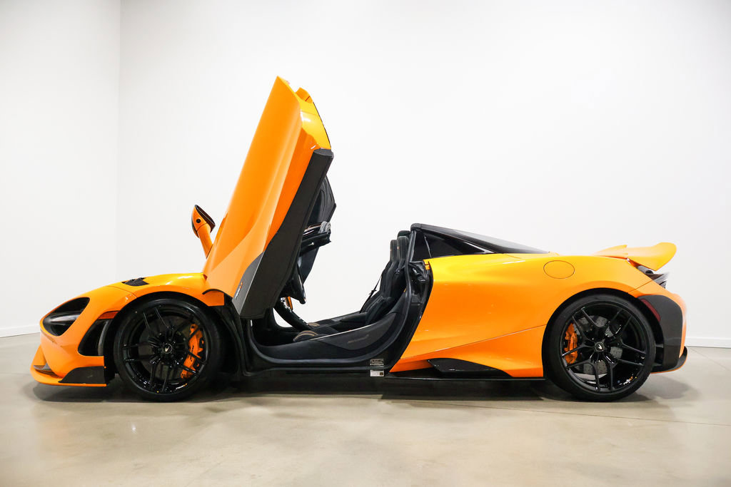 Used 2022 McLaren 765LT photo 8