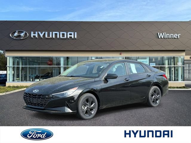 Certified 2023 Hyundai Elantra SEL w/ Preferred Accessory Package