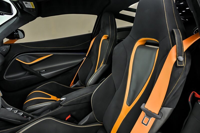 Used 2018 McLaren 720S photo 23