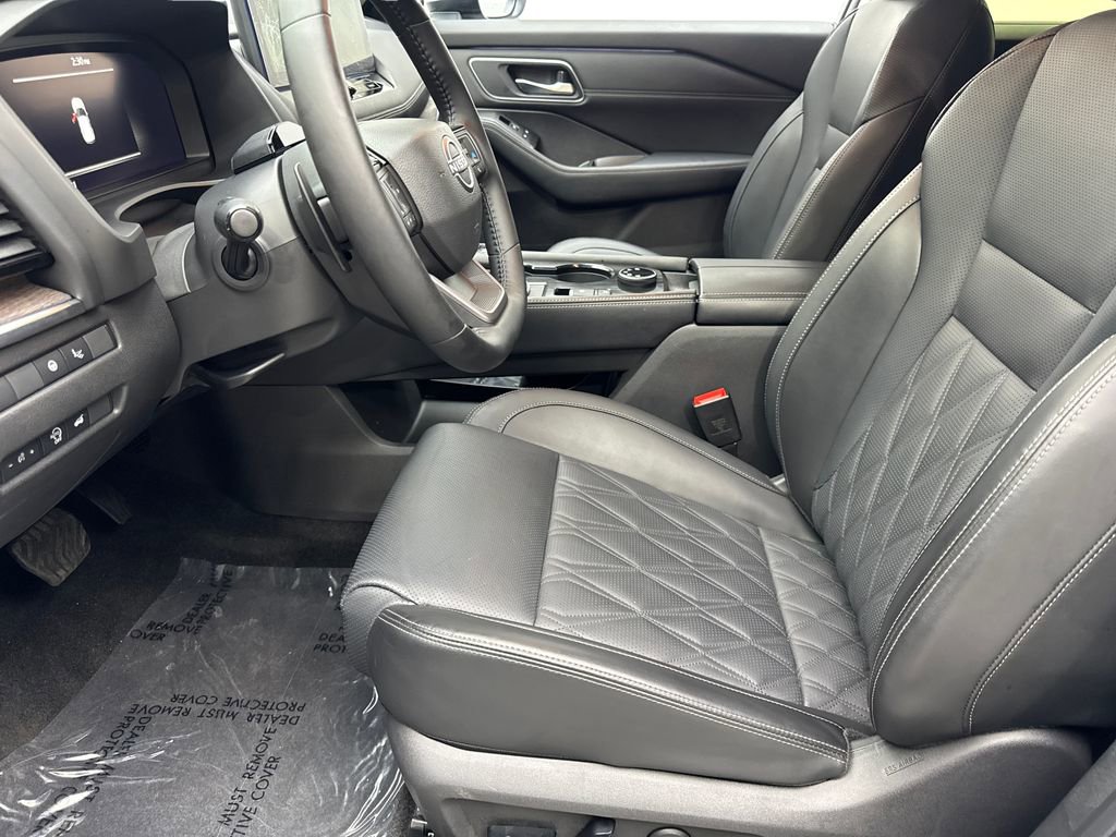 2025 Nissan Rogue Platinum