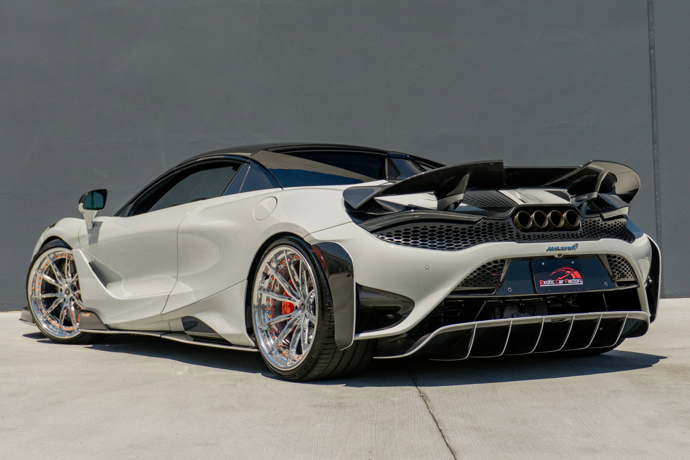 Used 2022 McLaren 765LT photo 14