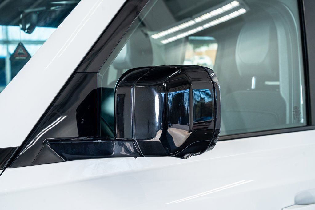 2023 Land Rover Defender 110 X-Dynamic SE