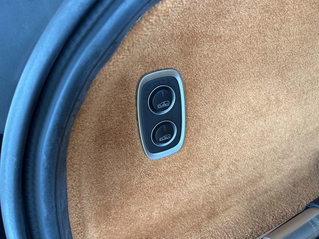 2023 Aston Martin DBX