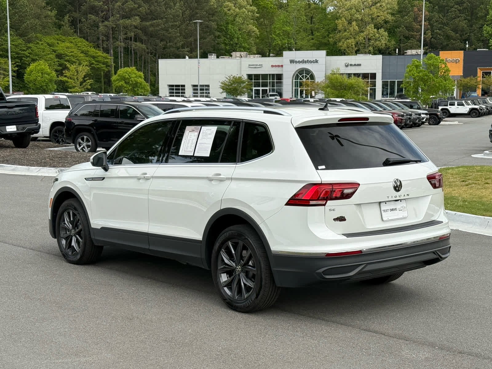 2023 Volkswagen Tiguan SE