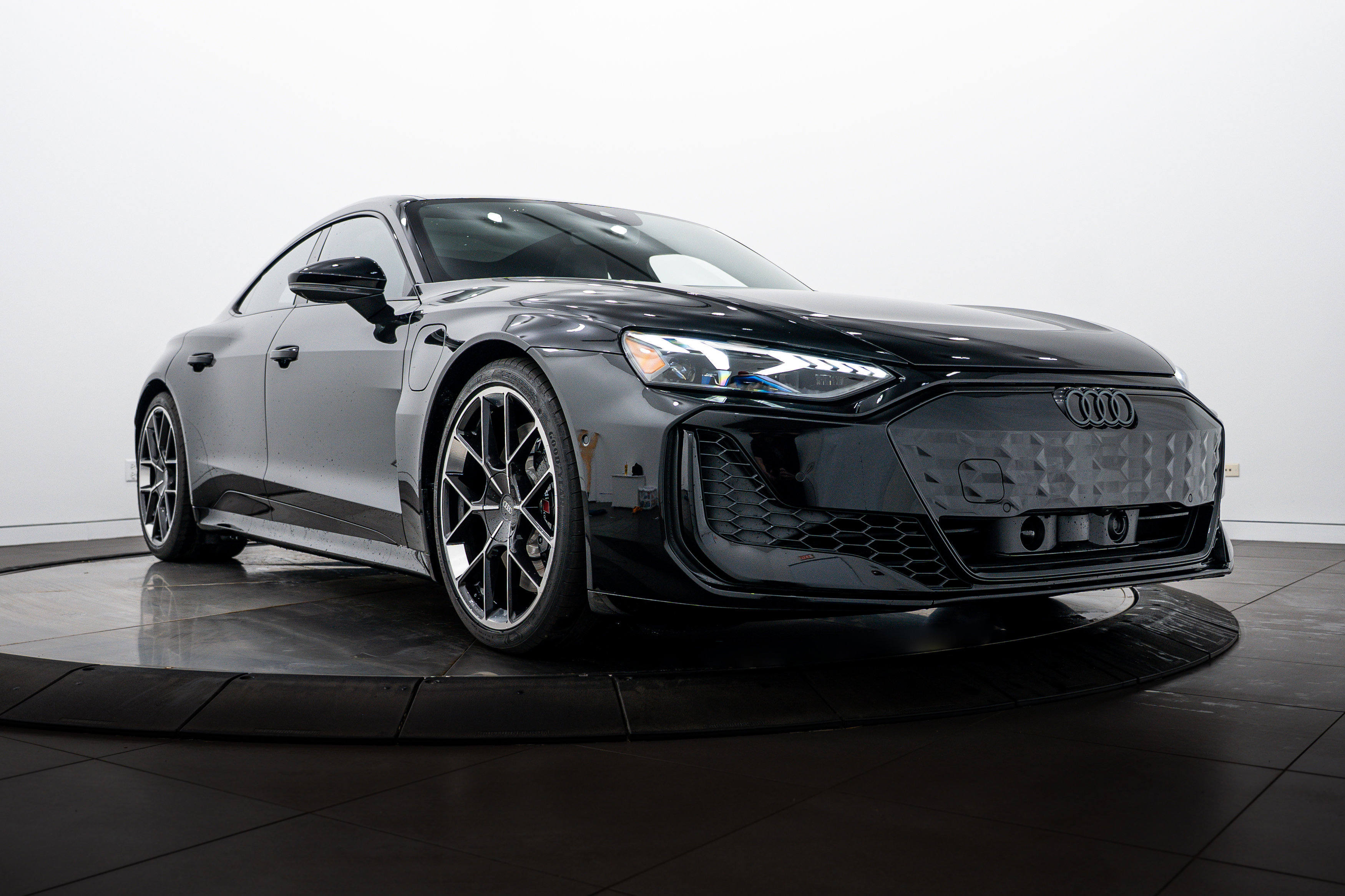 New 2025 Audi RS e-tron GT performance