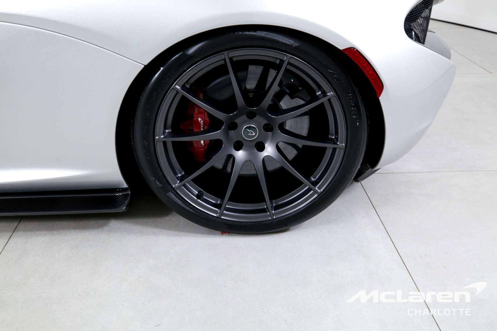Used 2015 McLaren P1 photo 32