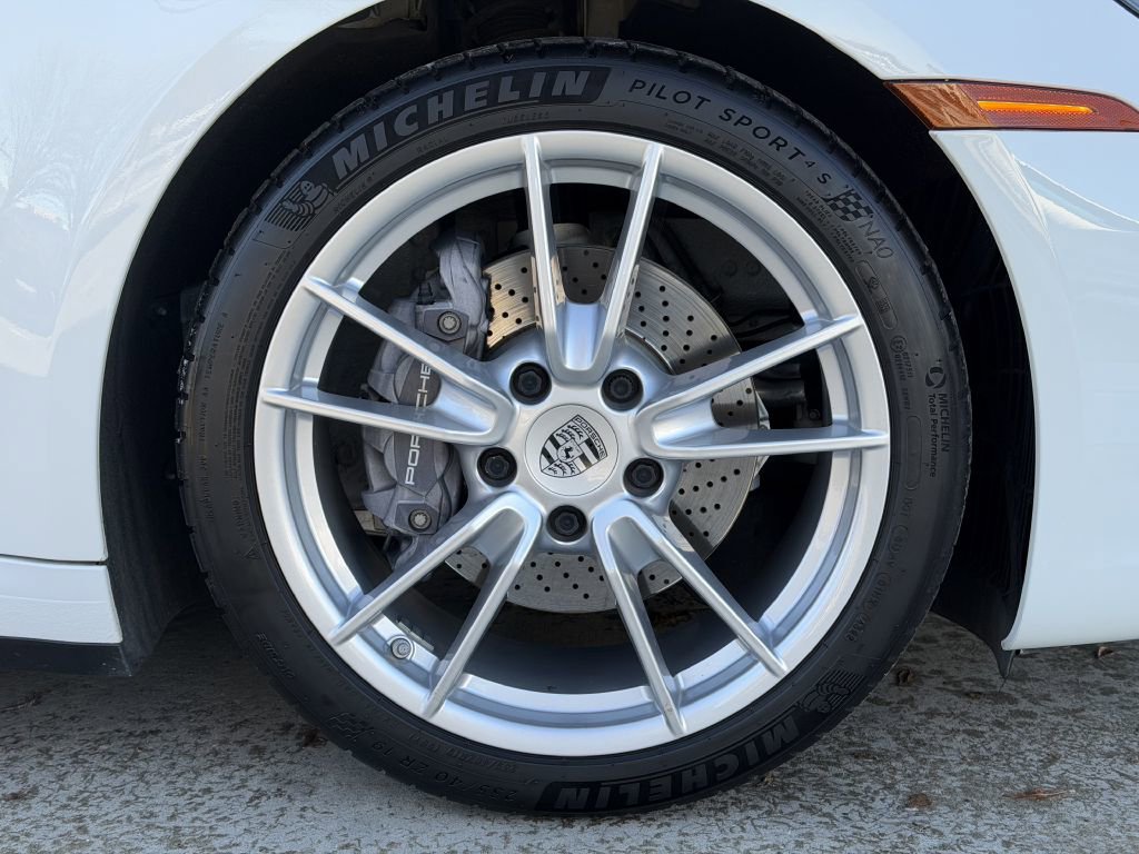 2021 Porsche 911 Carrera