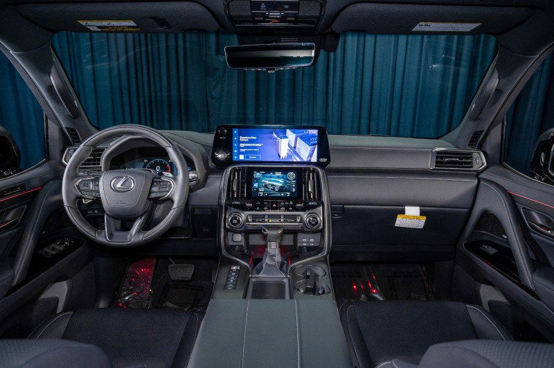 2026 Lexus LX 600 4WD w/ Luxury Package