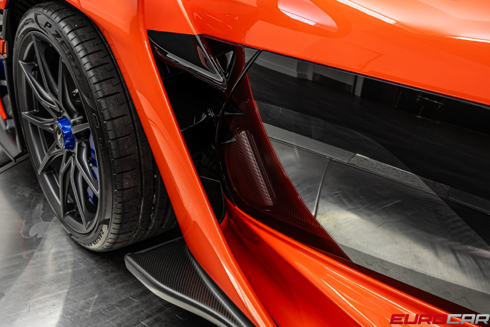 Used 2019 McLaren Senna photo 25