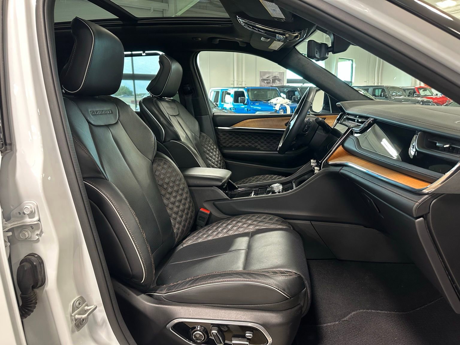 2024 Jeep Grand Cherokee Summit