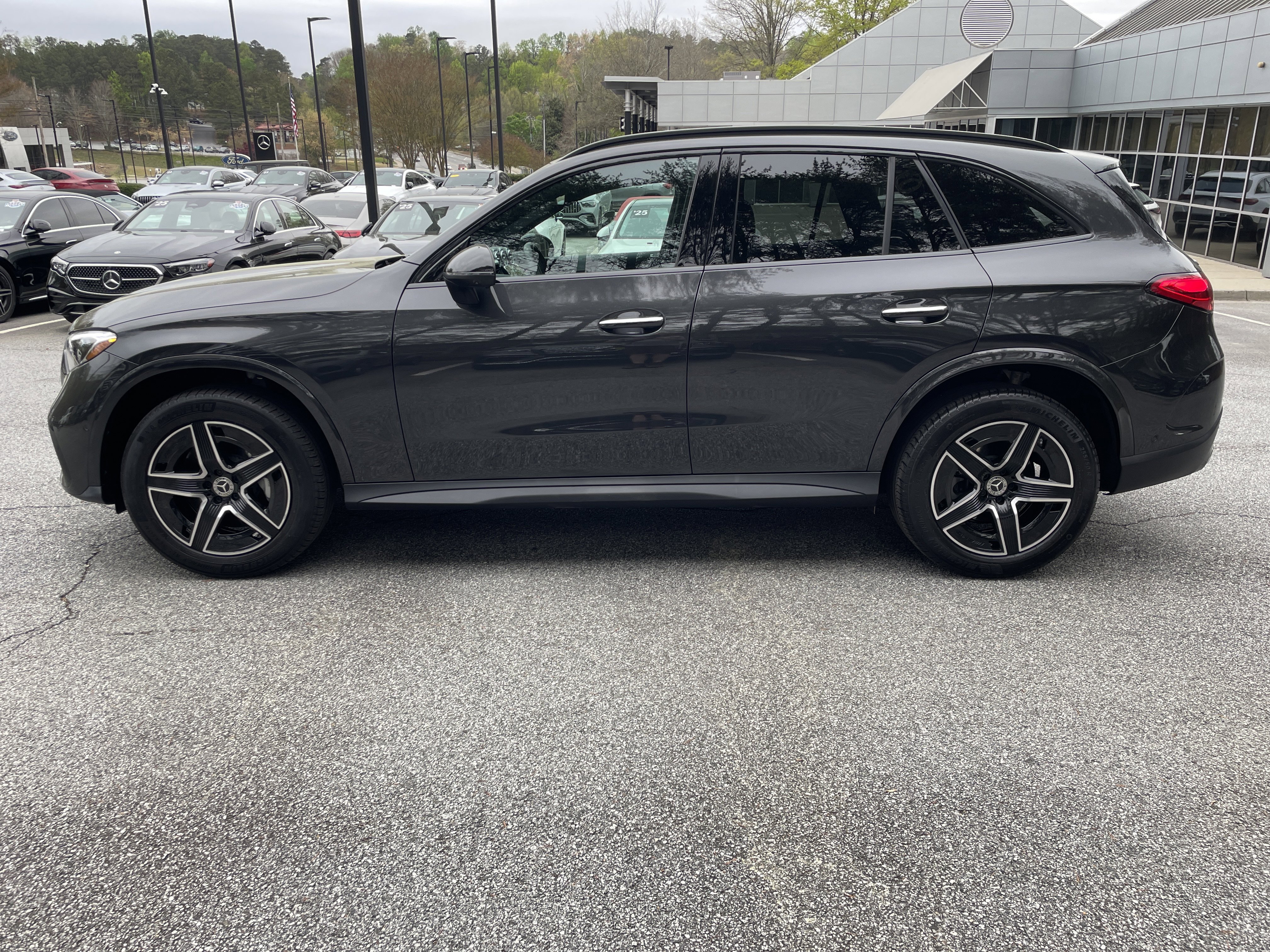 2025 Mercedes-Benz GLC 300