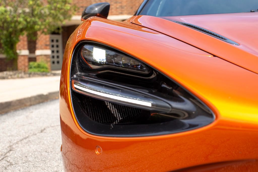 Used 2018 McLaren 720S Performance photo 33