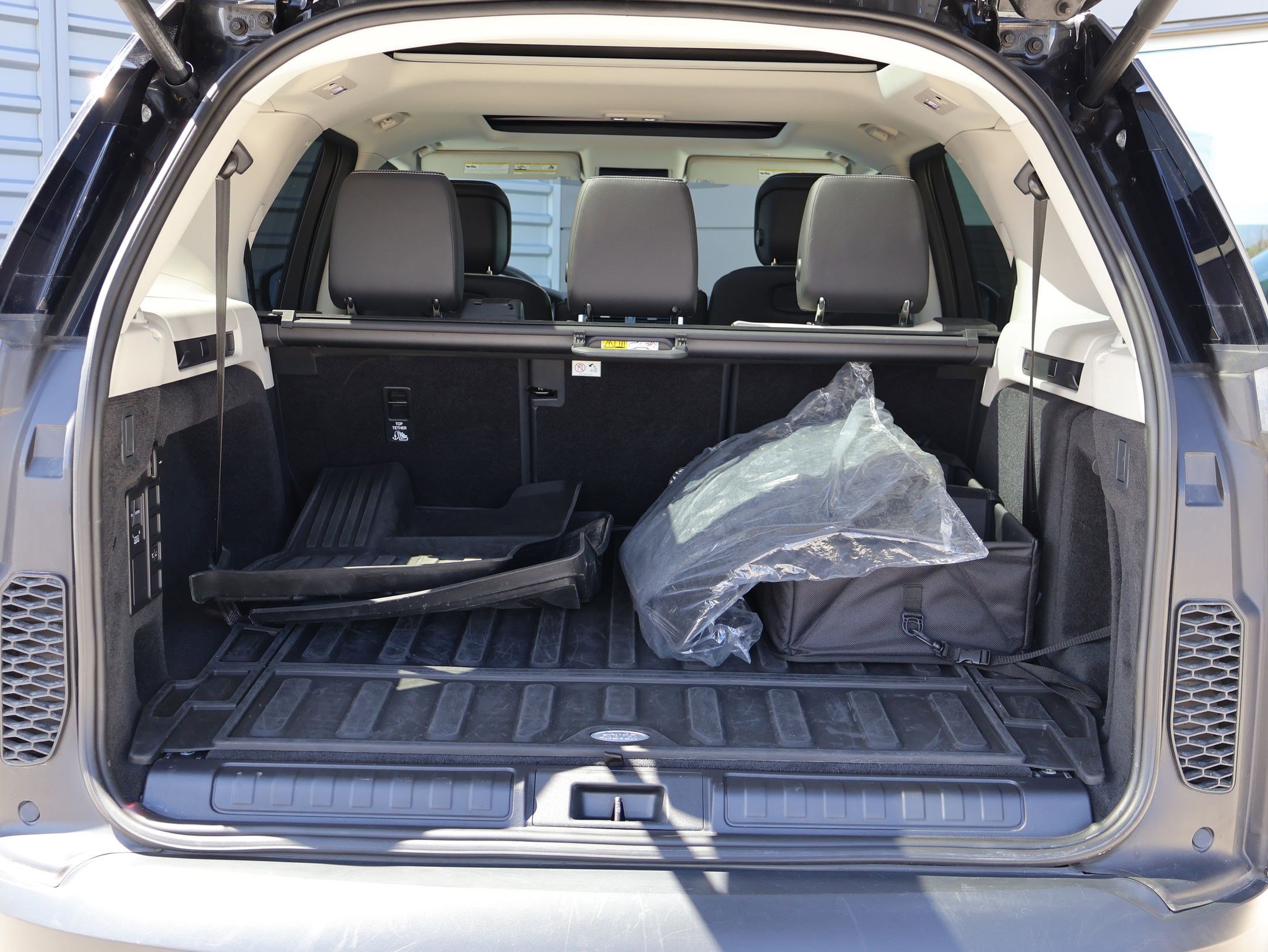 2025 Land Rover Discovery S