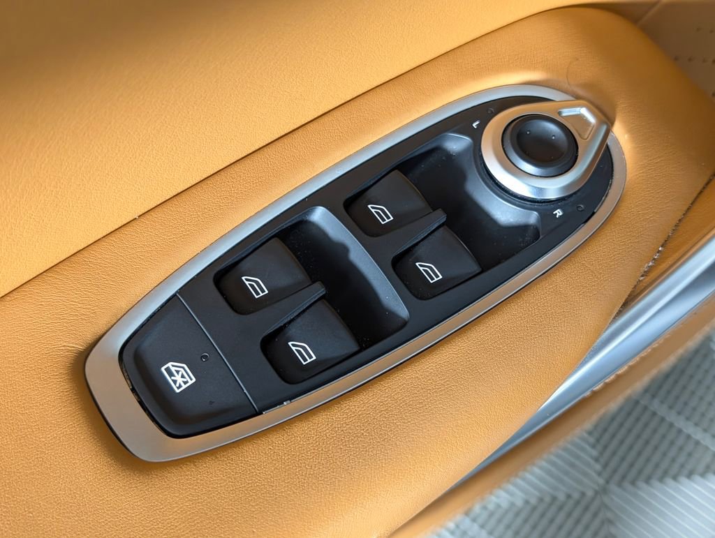 2021 Aston Martin DBX