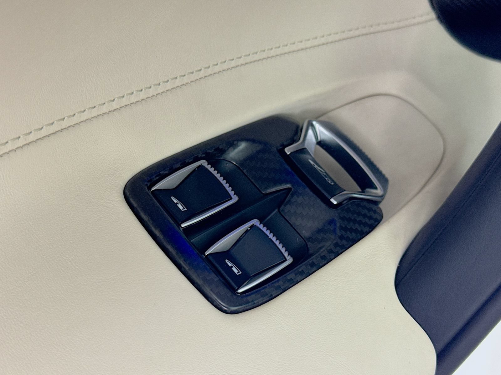 Used 2024 McLaren 750S photo 16