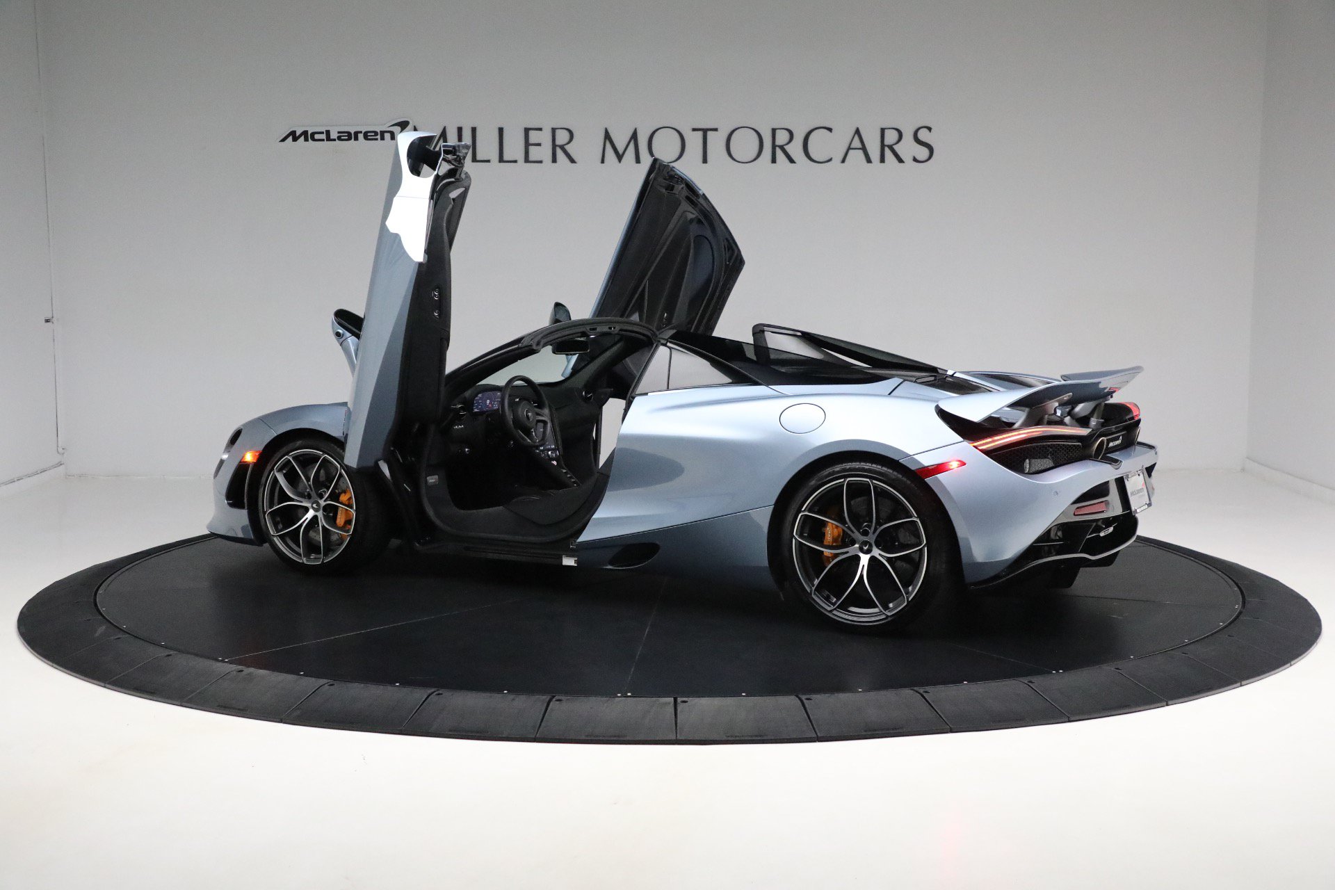 Used 2023 McLaren 720S Performance photo 17