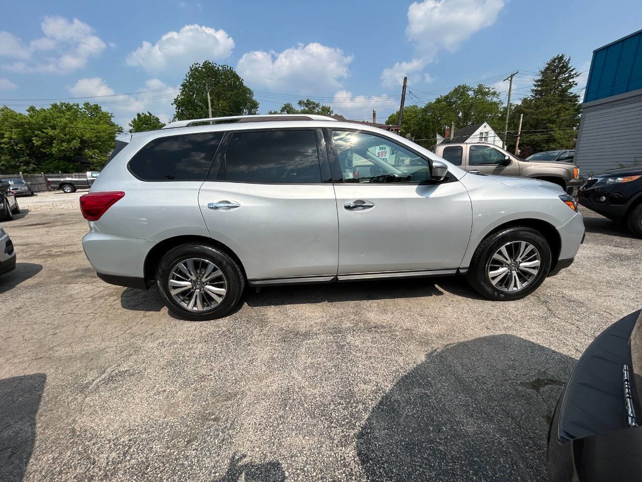 2019 Nissan Pathfinder SL