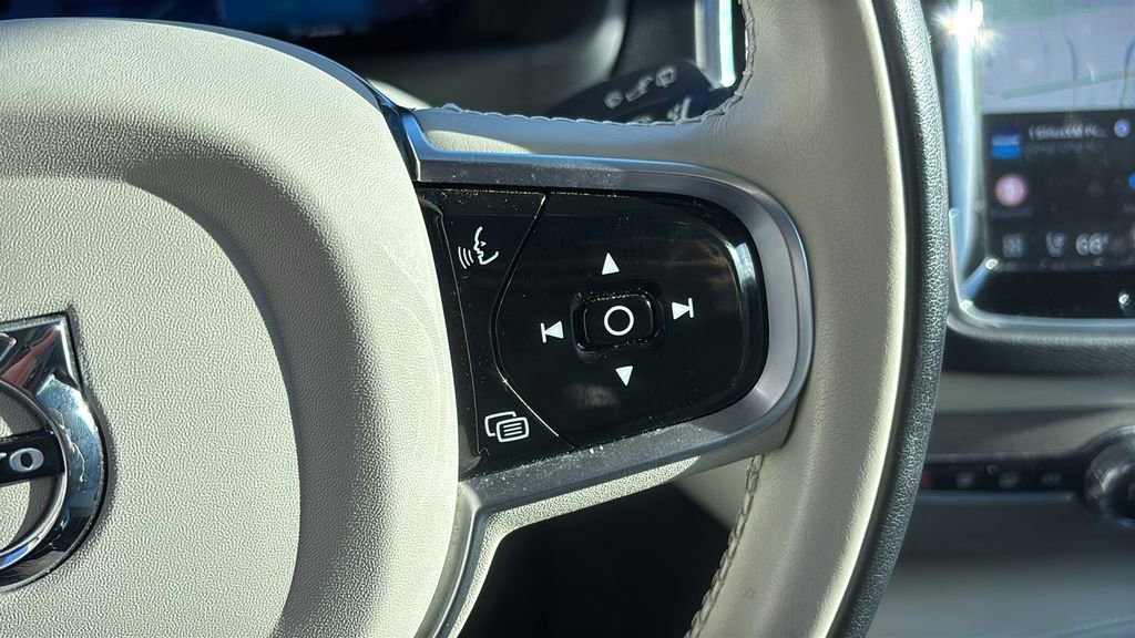 2023 Volvo Xc90 B6 Plus