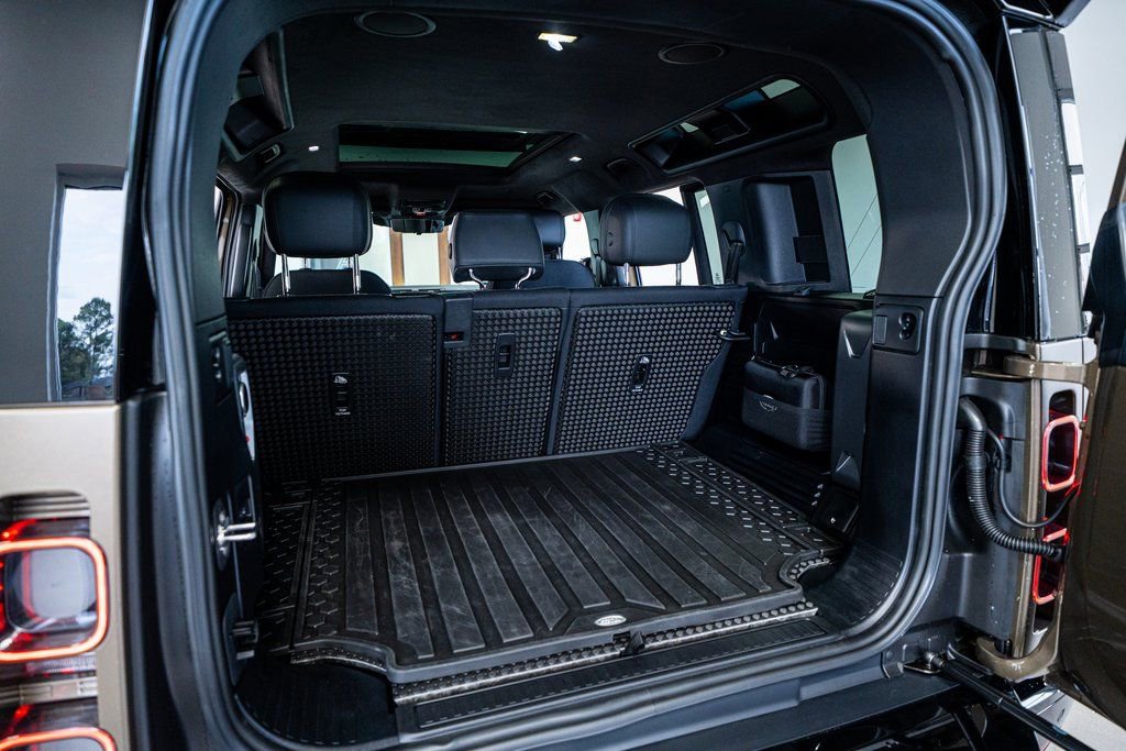 2025 Land Rover Defender 110 X