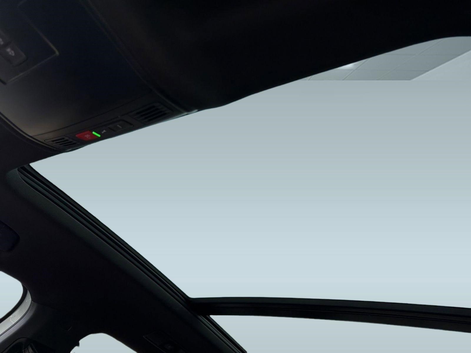 2022 Volkswagen Tiguan SE R-Line