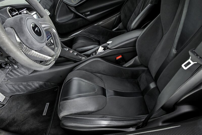 Used 2020 McLaren 720S Performance photo 19