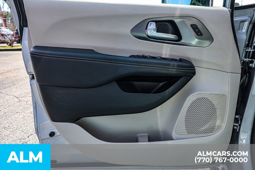 2024 Chrysler Pacifica Touring-L