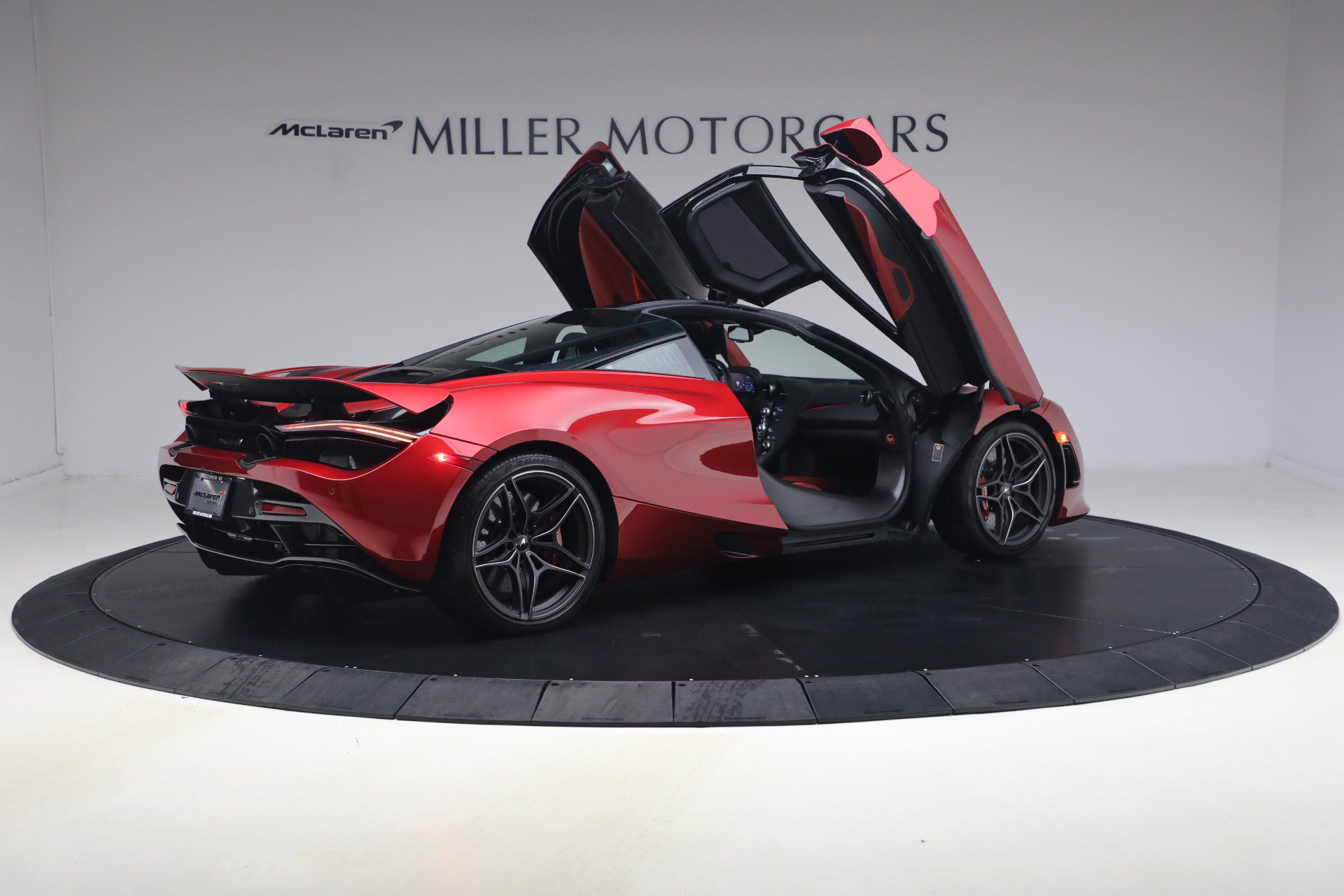 Used 2019 McLaren 720S Performance photo 17