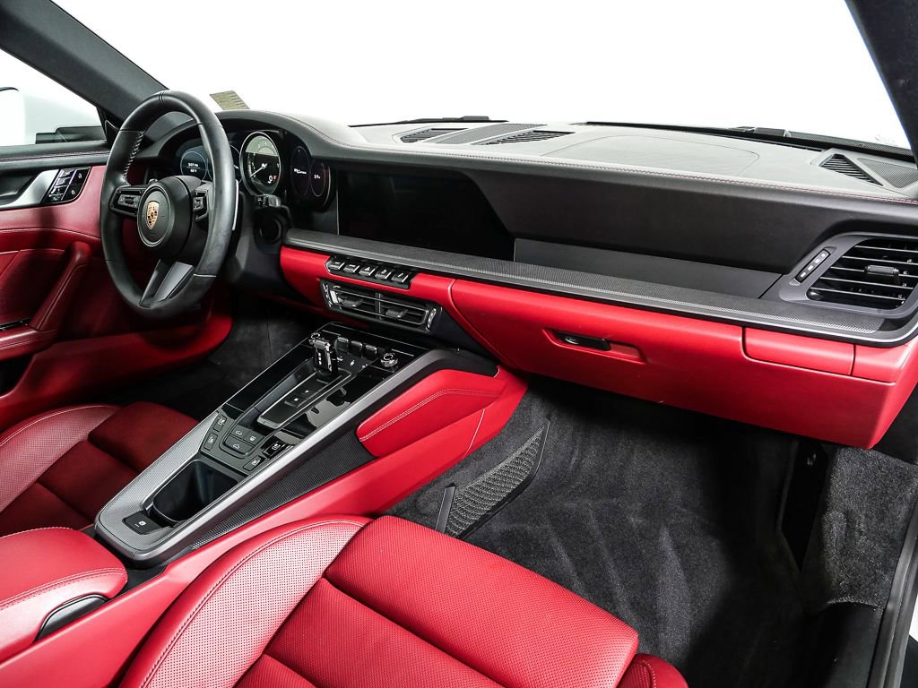 2020 Porsche 911 Carrera