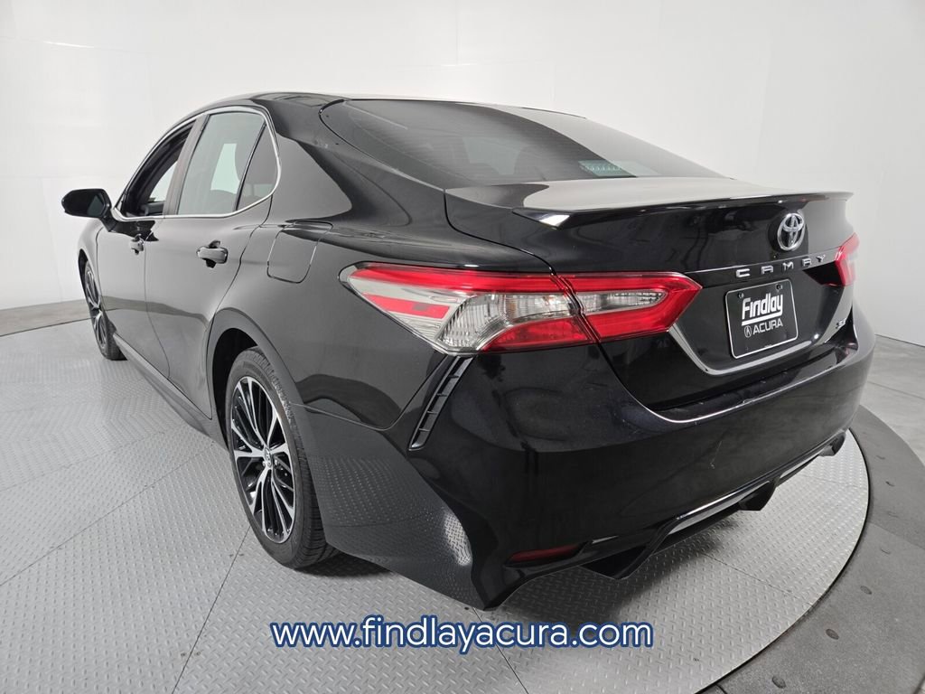 2018 Toyota Camry SE