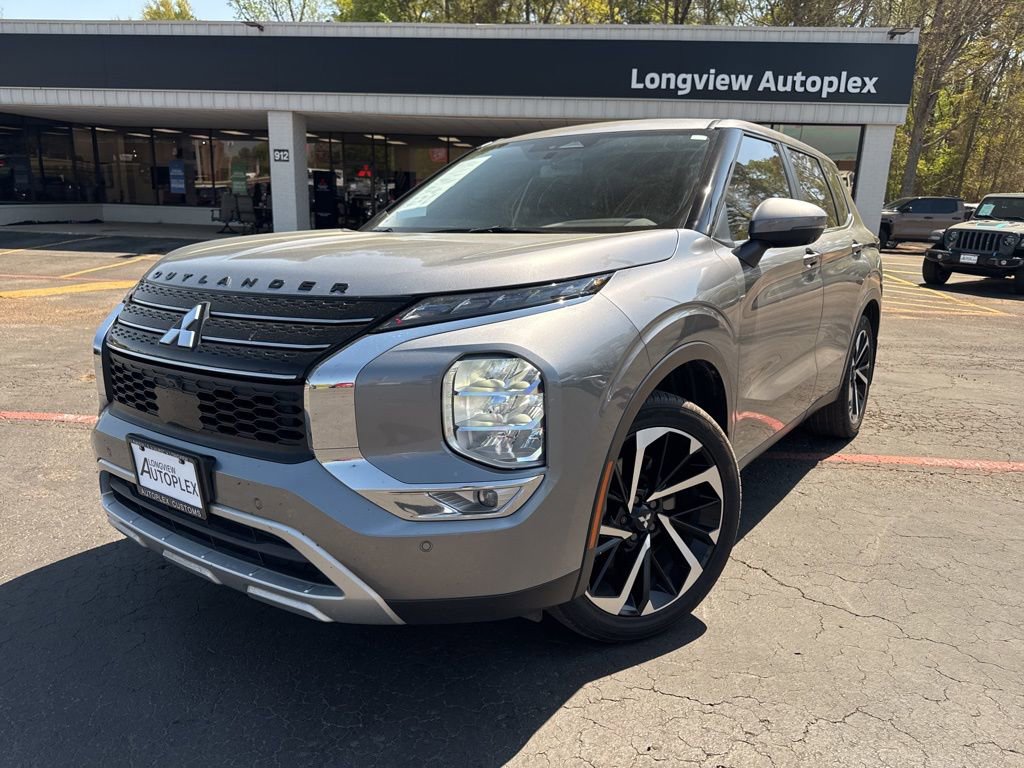 Used 2024 Mitsubishi Outlander SE