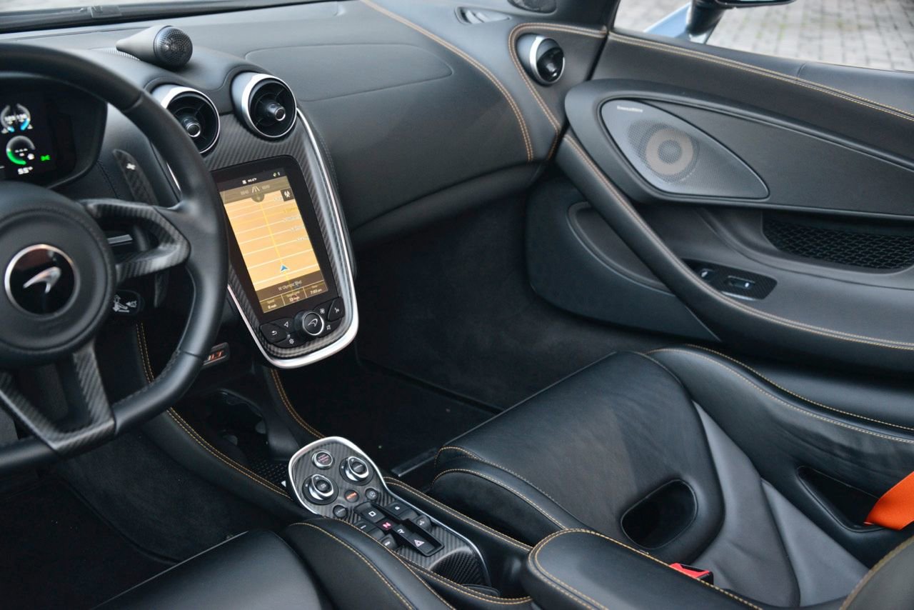Used 2020 McLaren 600LT Spider photo 9