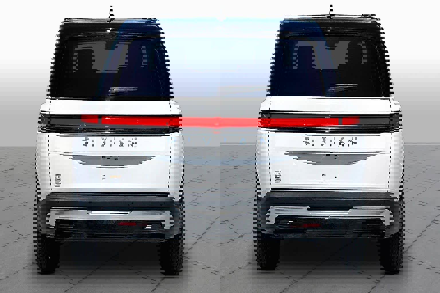 2024 Rivian R1S Adventure