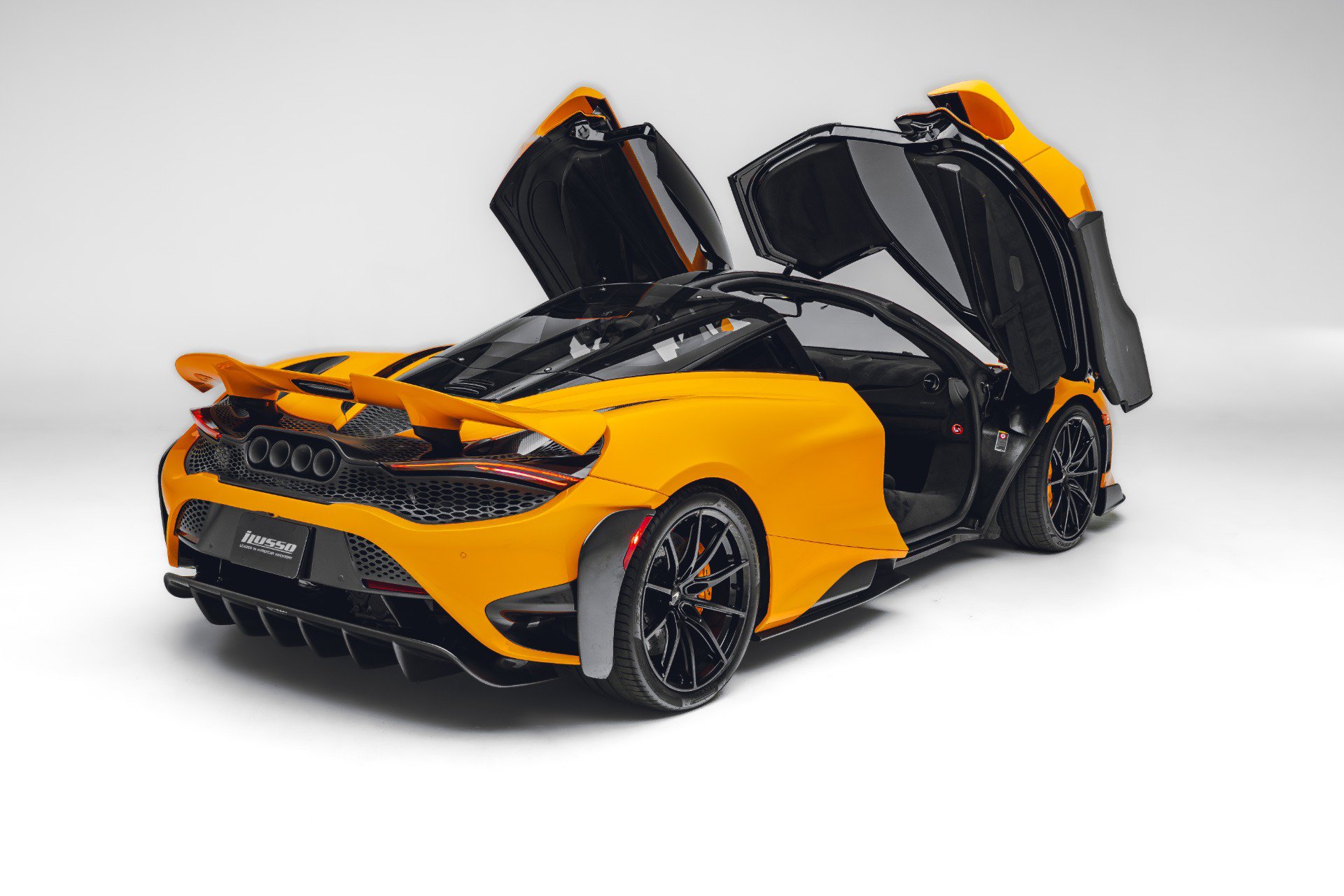 Used 2021 McLaren 765LT photo 12