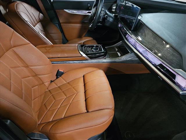 2023 BMW 760i xDrive