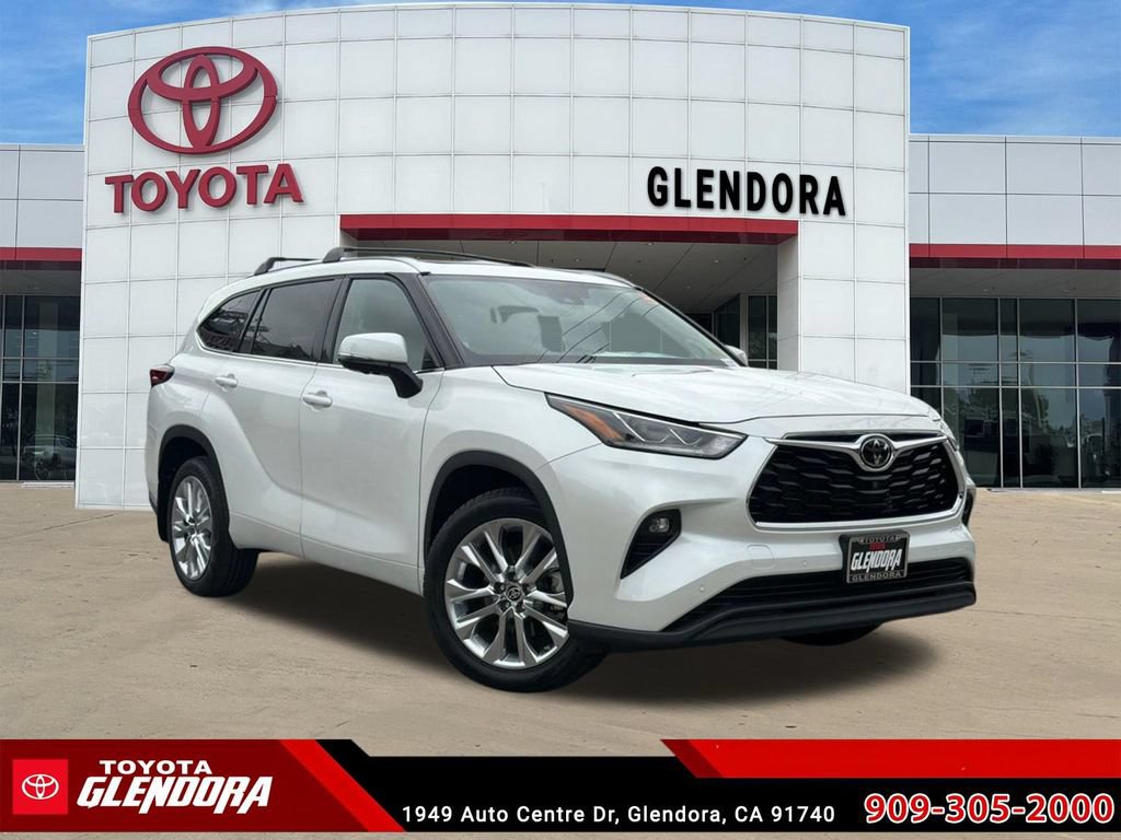 Used 2023 Toyota Highlander Limited