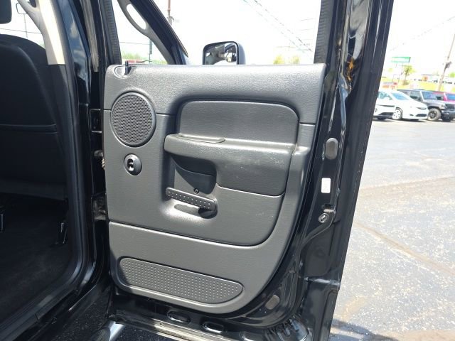 2004 Dodge Ram 2500 Truck SLT