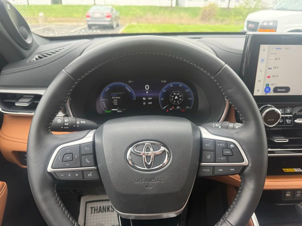 2025 Toyota Highlander Platinum