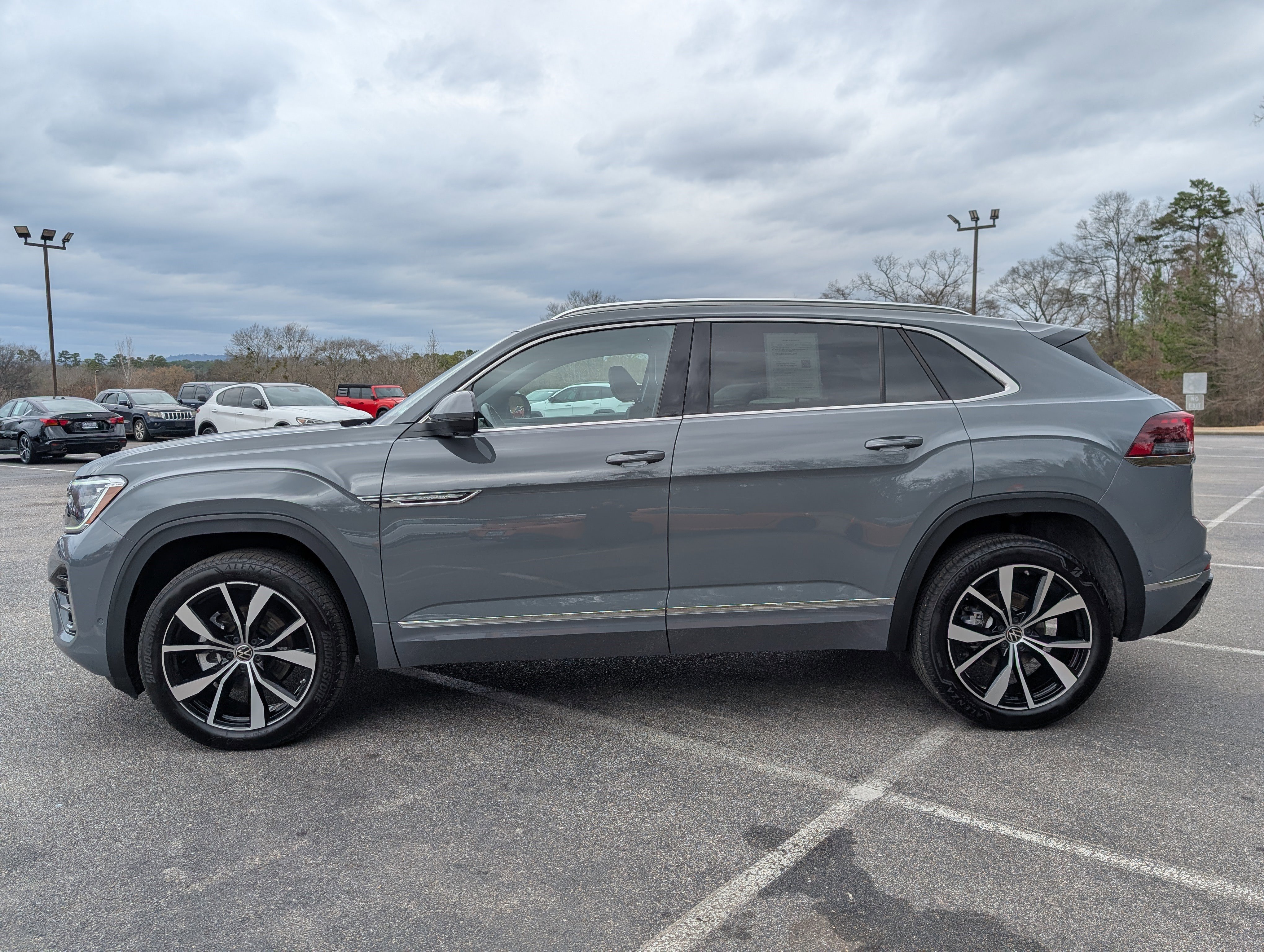 2025 Volkswagen Atlas Cross Sport SEL Premium R-Line